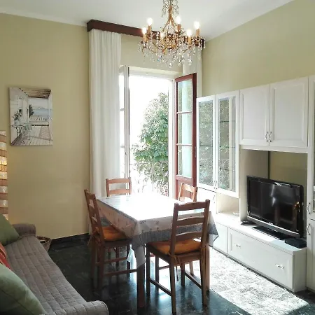 Residenza Il Gabbiano 1 * 카노비오